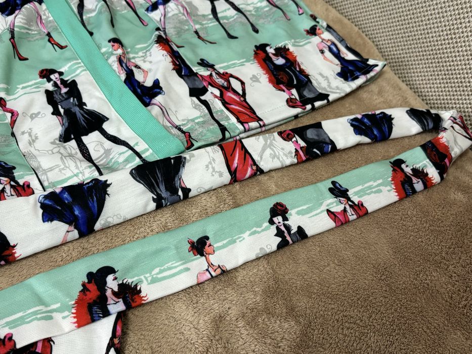 Костюм жіночий