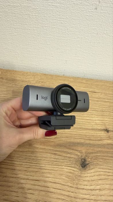 Продам вебкамеру logitech