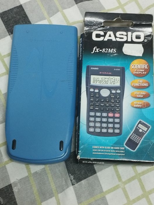 Calculadora Gráfica Texas Instruments Ti-82 STATS + CASIO científica