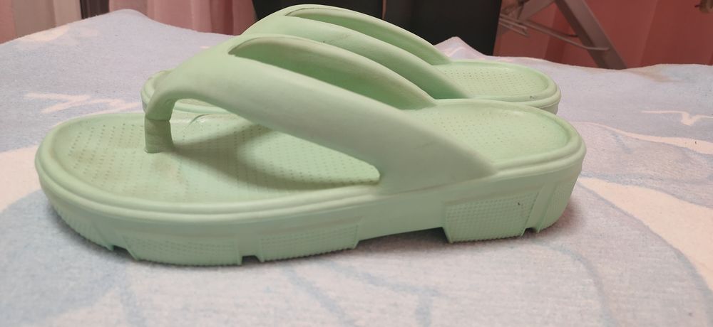 Пляжне взуття бв