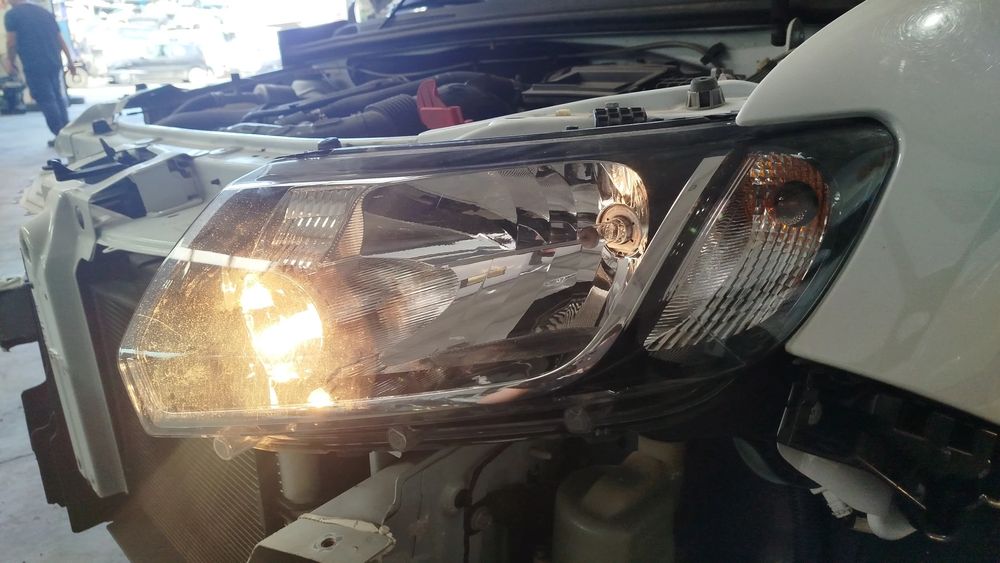 Ótica / farol esquerda DACIA Sandero II (5S_)