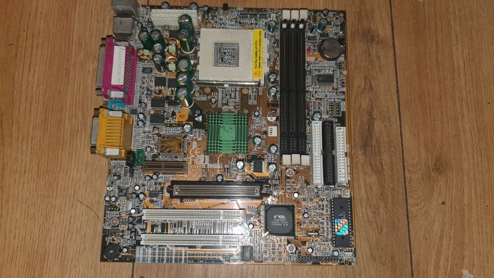 Płyta BIOSTAR M7VKA Soket 462 SDRAM,Zintegrowane audio,AGP 4X Retro.