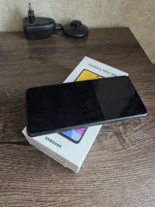 Samsung Galaxy M52 5G чорний