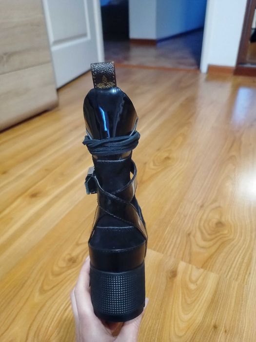 Buty louis vuitton na grubym obcasie