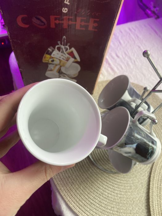 Набір чашок на підставці