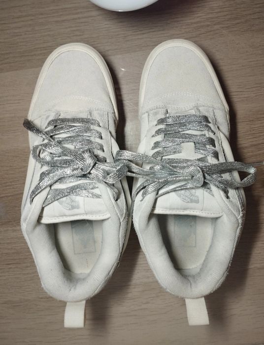 Vans Knu Skool com plataforma