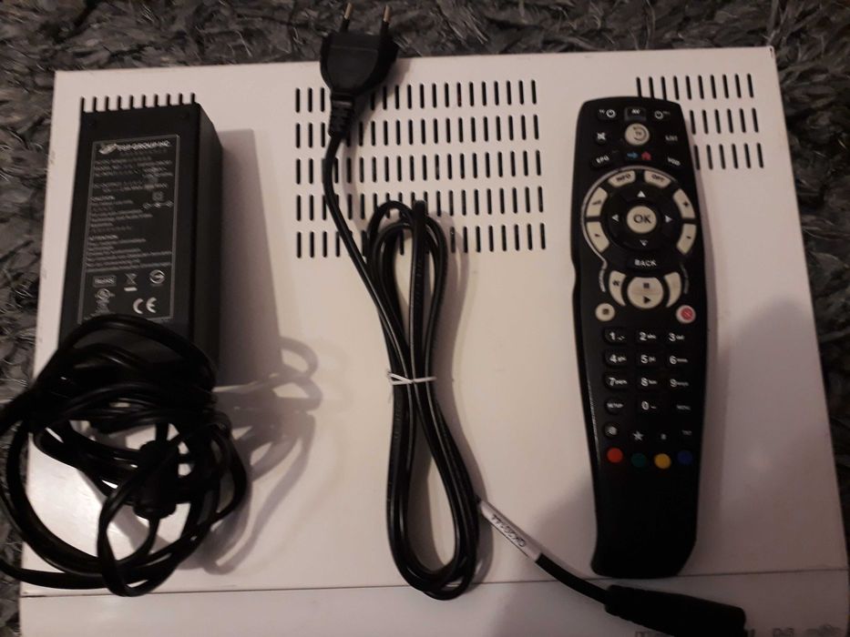 Dekoder NBOX seria BSKA E2 LINUX 100% SPRAWNY