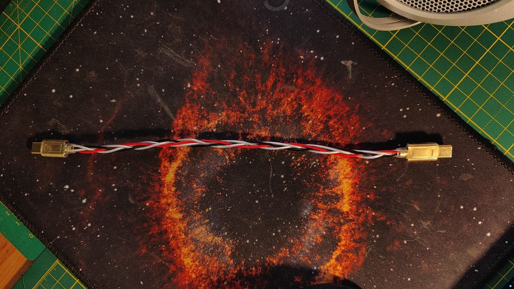 Кабель цифровий  аналоговий