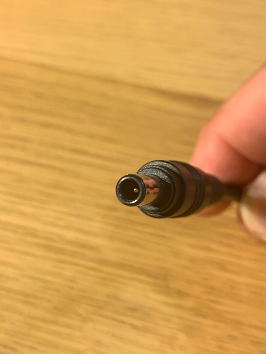 Carregador portátil Samsung Toshiba LG etc ficha preta