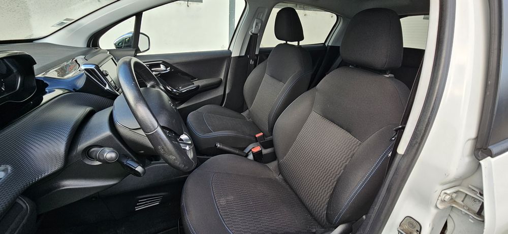 Peugeot 208 1.2 Vti 86 Cv Nacional