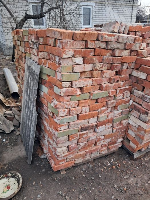 Продам кирпіч б/у.