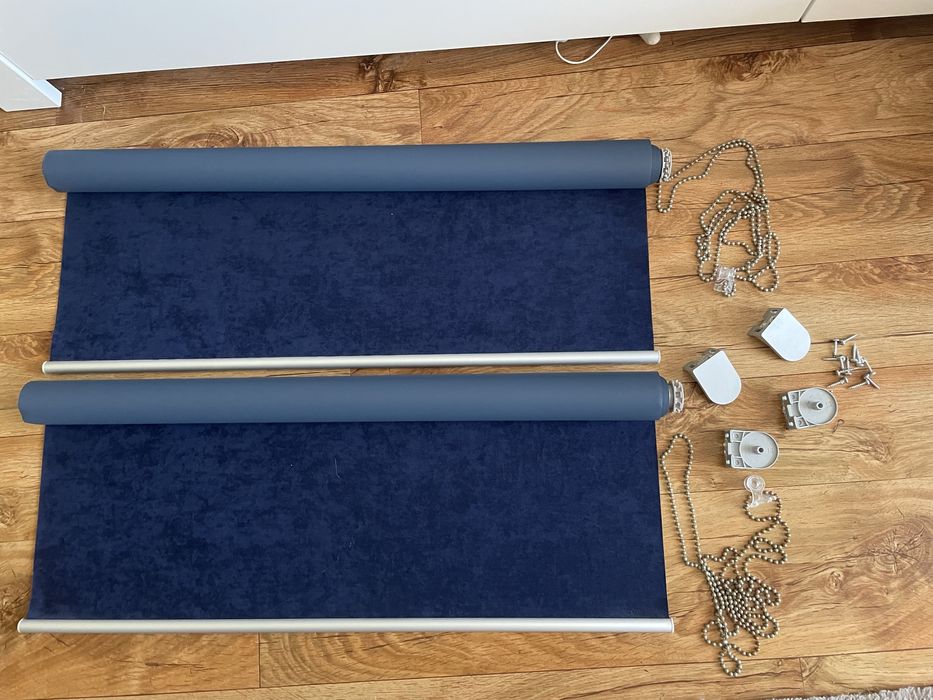 2 rolety granatowe balokonowe, zaciemniajace, 76cm szerokosc. Okazja!