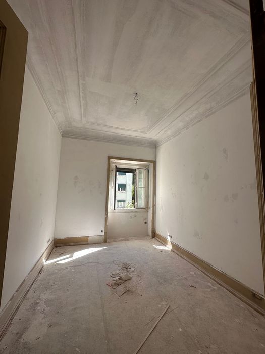 Serviços de Pinturas / interior, exterior. Rebocos