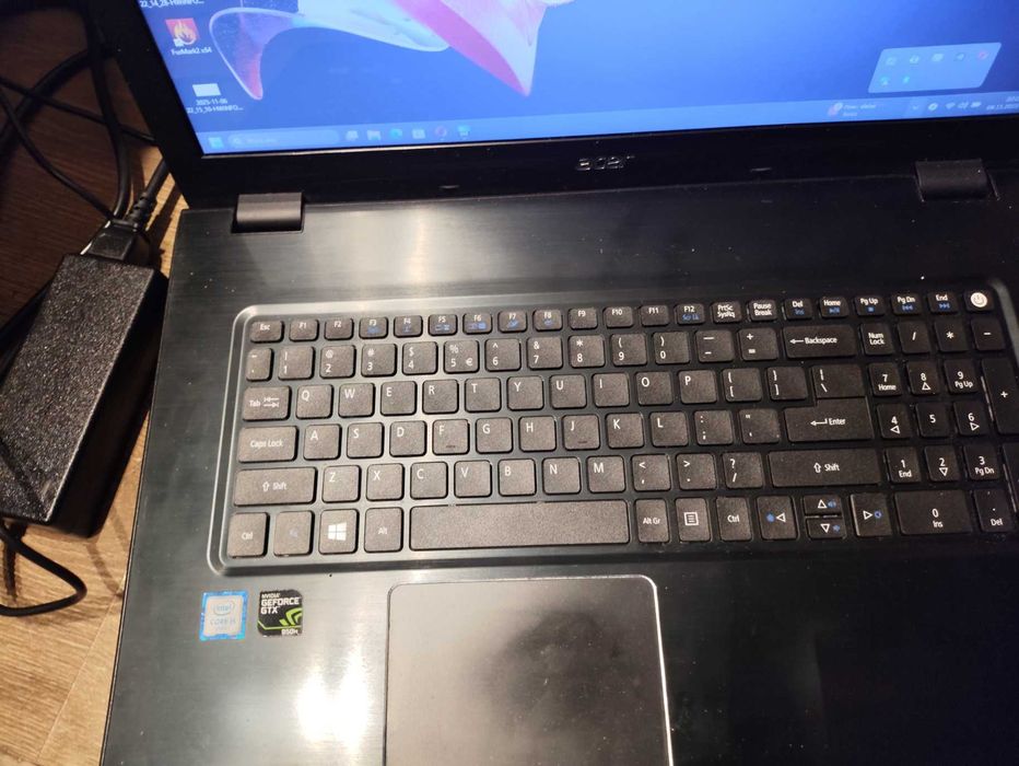 Acer E5-774g ekran 17,3"  Intel I5 6200U 12 GB RAM GTX950M  256GB SSD