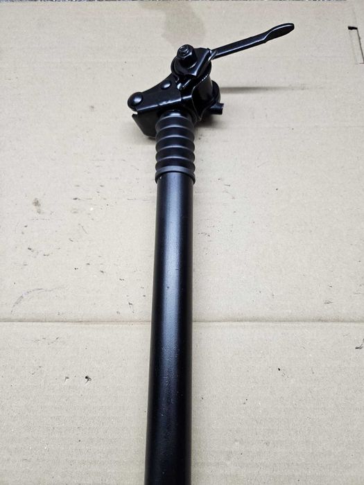 Pedais, selim, suspensões, guiador, rodas 20' e 26' e outro material
