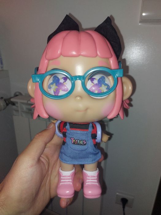 Boneca que muda de olhos