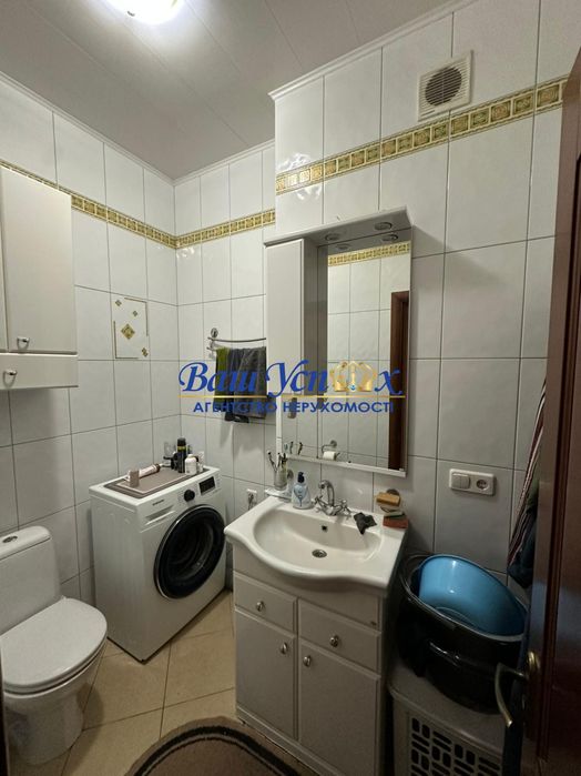 Продаж дома с выходом на реку Конча-Заспа ,дамба . село Козин