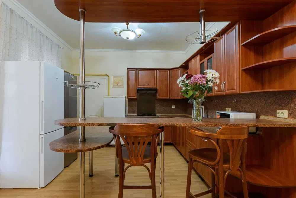 Хостел для Групп / Сотрудников / Студентов / Академгородок Житомирская