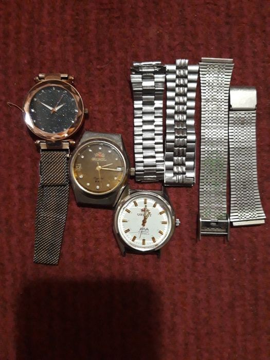 Годинники наручні, на батарейках,не механіка, не знаю, чи робочі, б/в.