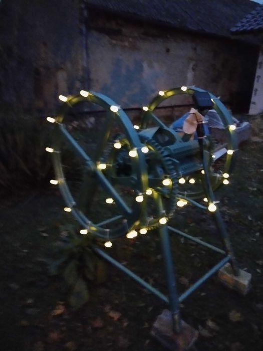 Sprzedam sieczkarnie ozdobę do ogrodu