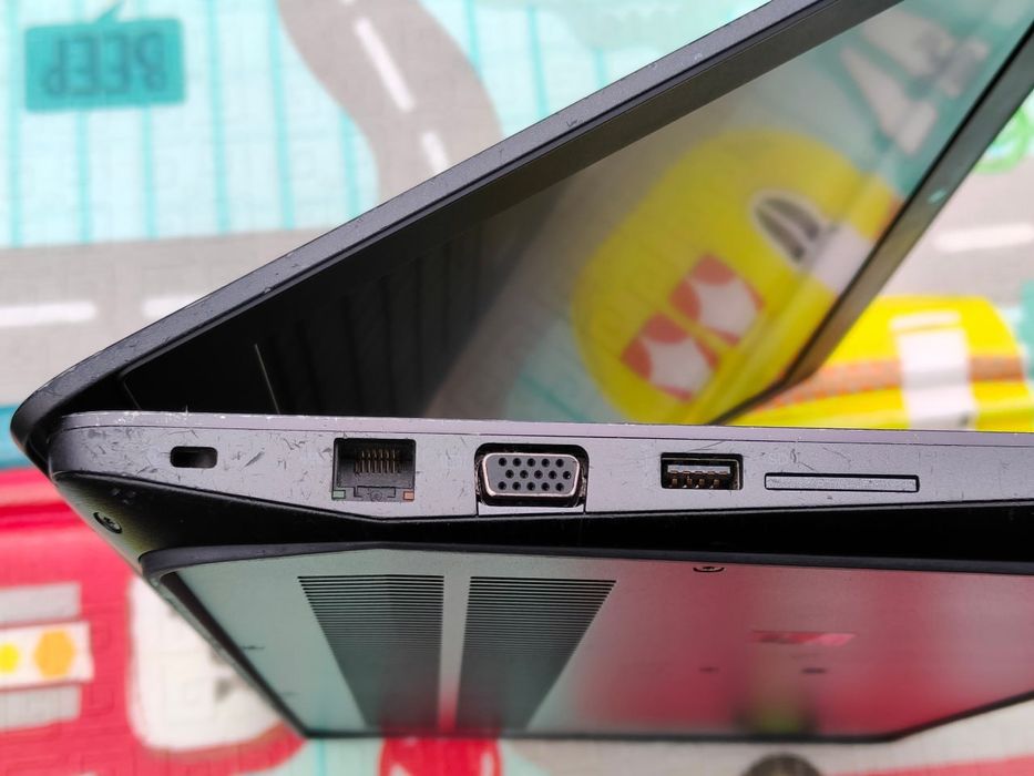 Продам ноут HP ZBook 15 G3 | Xeon | 16GB RAM | Quadro M2000M | SSD 25