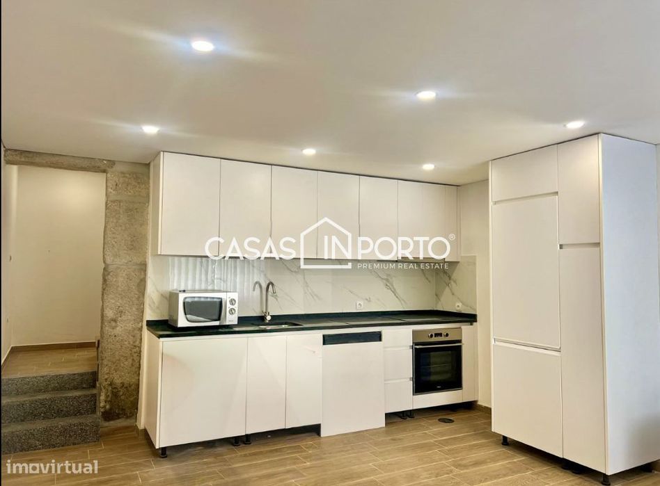 Moradia Triplex T2 com Terraço - Junto à Lapa, Porto