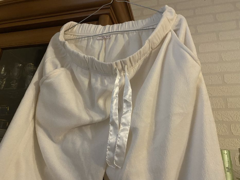 Spodnie dresowe, polarowe, białe