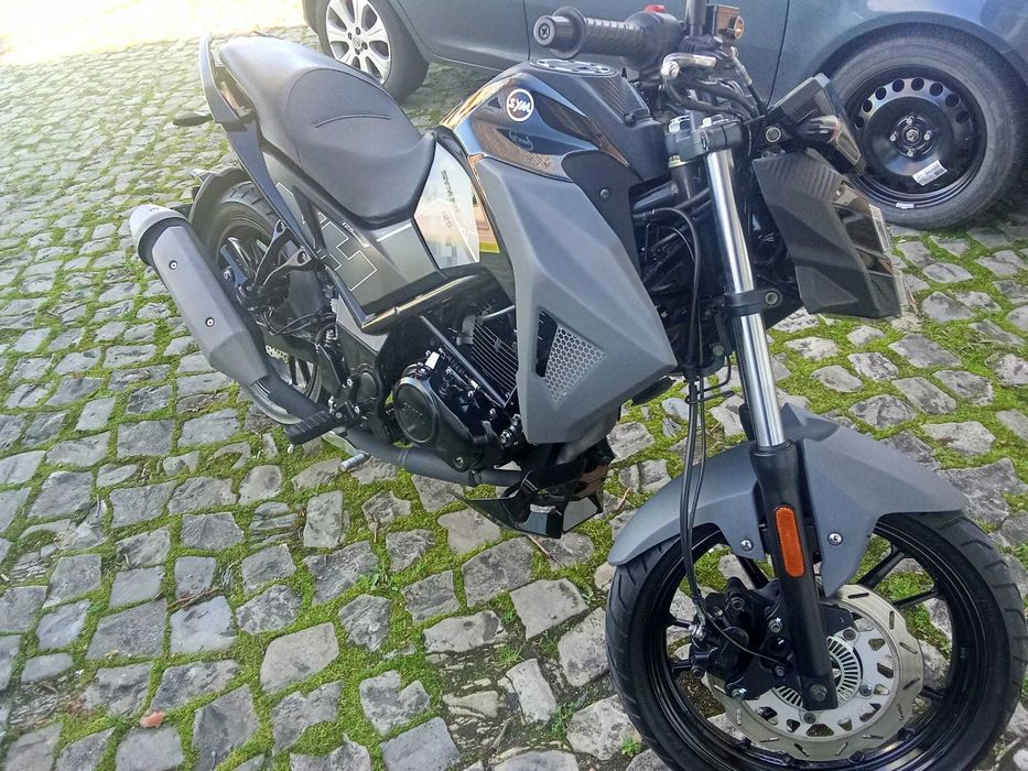 Mota sym 125cc como nova.