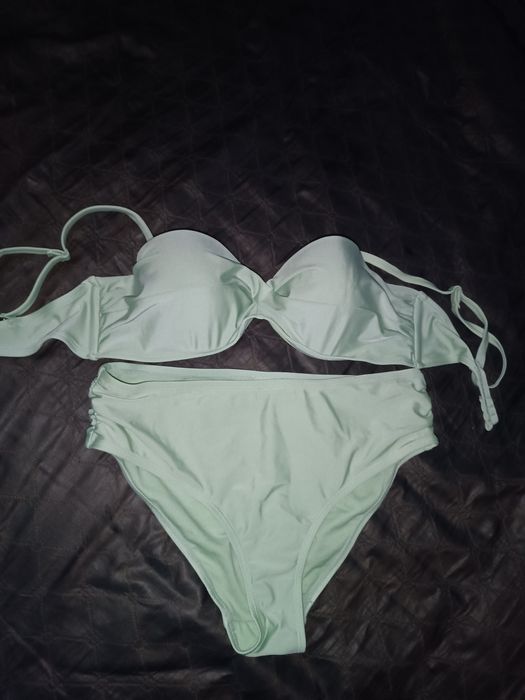 Продам купальники