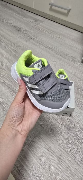 Дитячі кросівки adidas