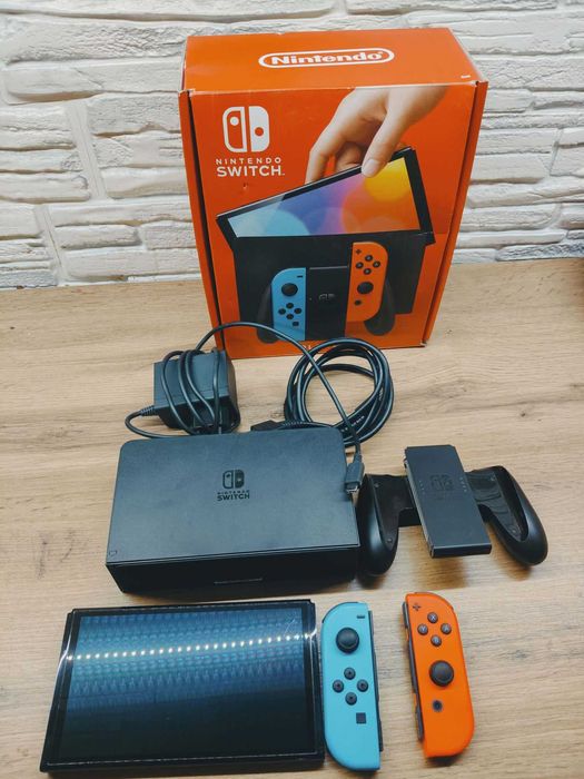Nintendo Switch Oled 64 GB + Gra SWITCH SPORTS GRATIS !!!