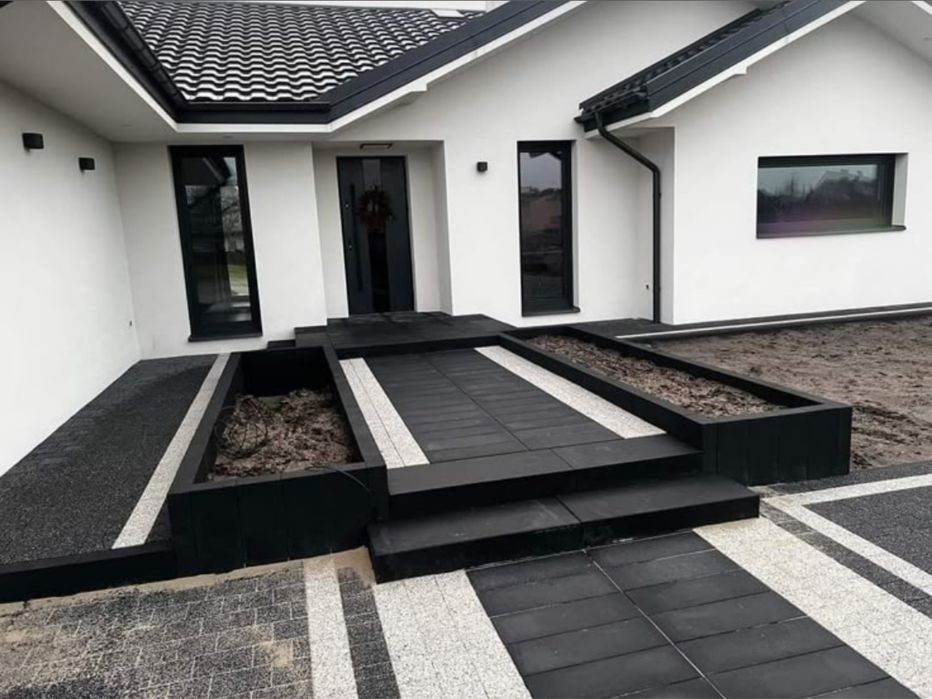 Układanie kostki brukowej wokół domu, płyt tarasowych,  alejki, tarasy