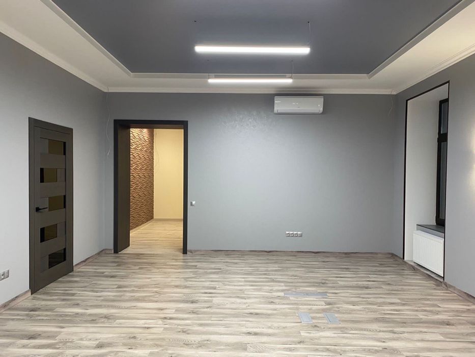 Сдам офис в центре города с генератором , ул Софиевская 15