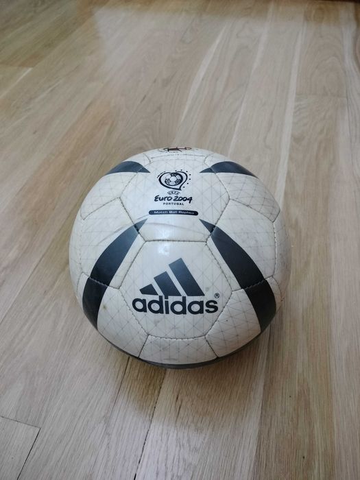 Bola Roteiro UEFA Euro 2004 Adidas ball