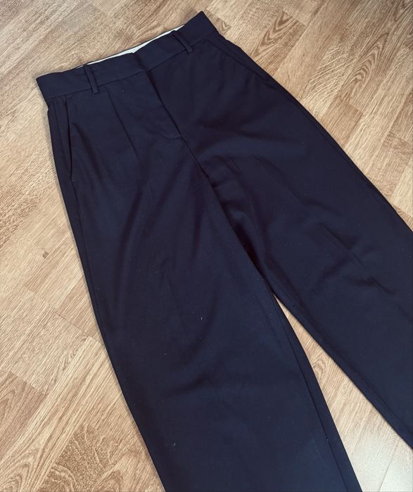 Spodnie materiałowe damskie Bershka