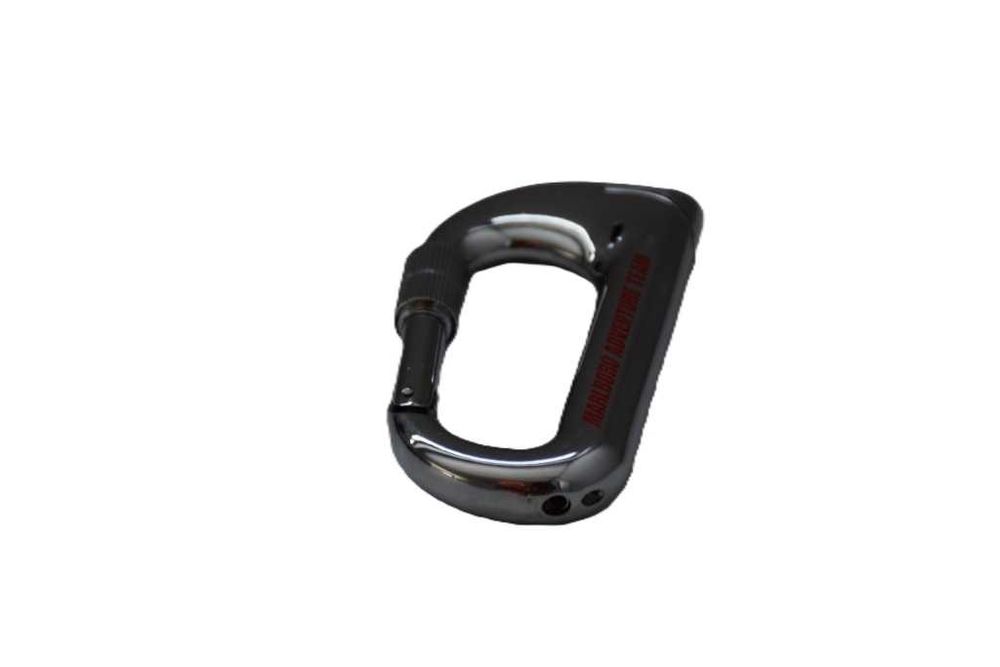 Isqueiro Marlboro com formato de mosquetão de segurança (carabiner)