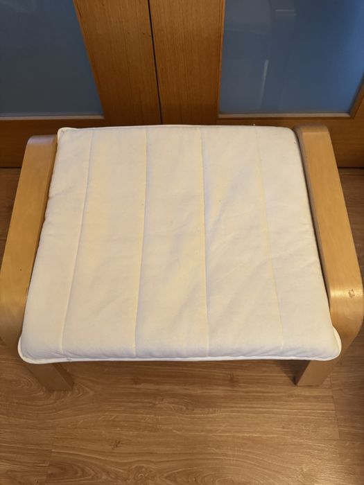 Repousa pés Ikea chapa de bétula