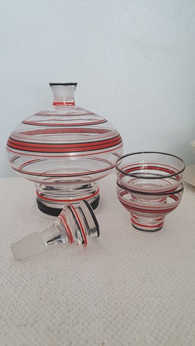 Garrafa e copos de licor Art Deco