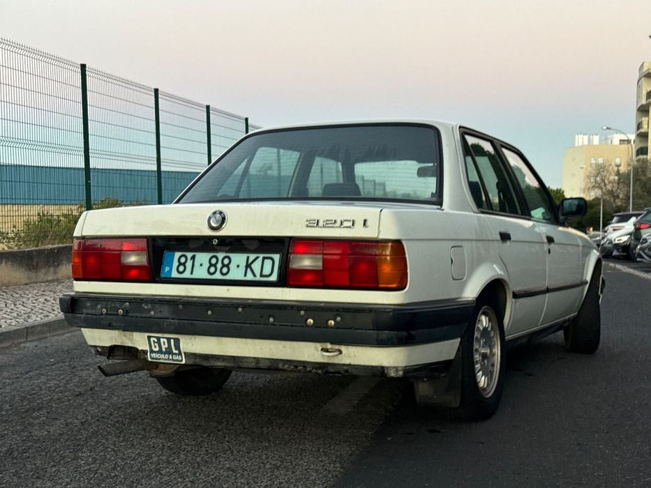 BMW 320 i foto 4