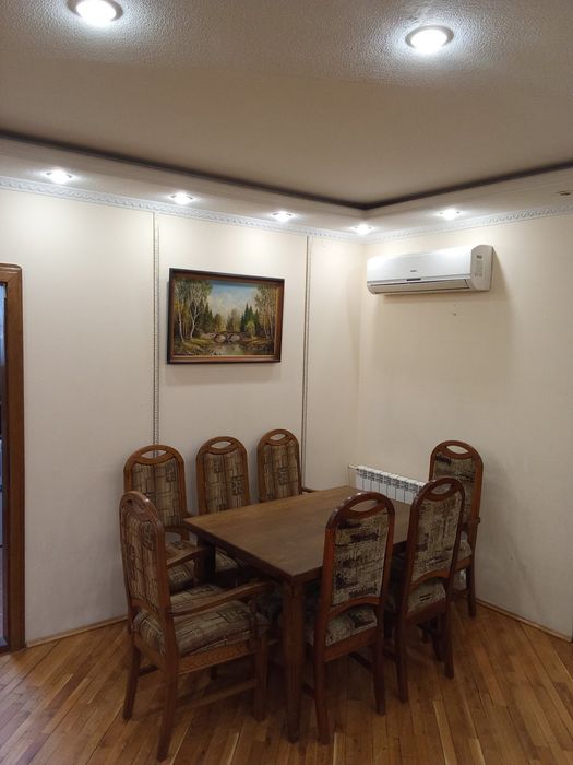 DOBA - ЦЕНТР 3 кім, 10 місць з двома Кондиціонерами !