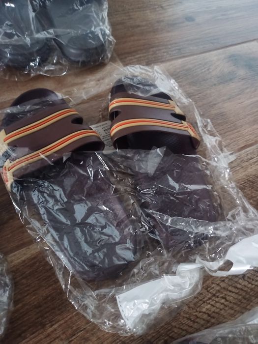 Klapki nowe 8 par.