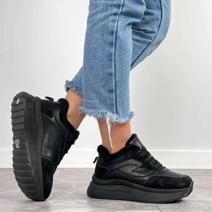 Зимові кросівки, білі зимові кросівки, чорні зимові кросівки