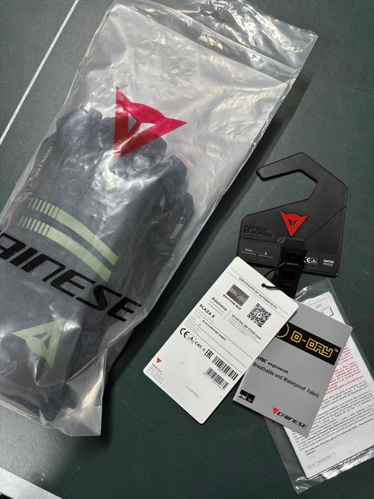 Luvas Dainese novas