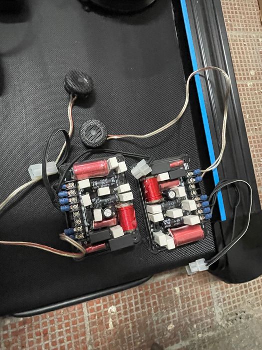 Vendo som automotivo Focal com pouco uso