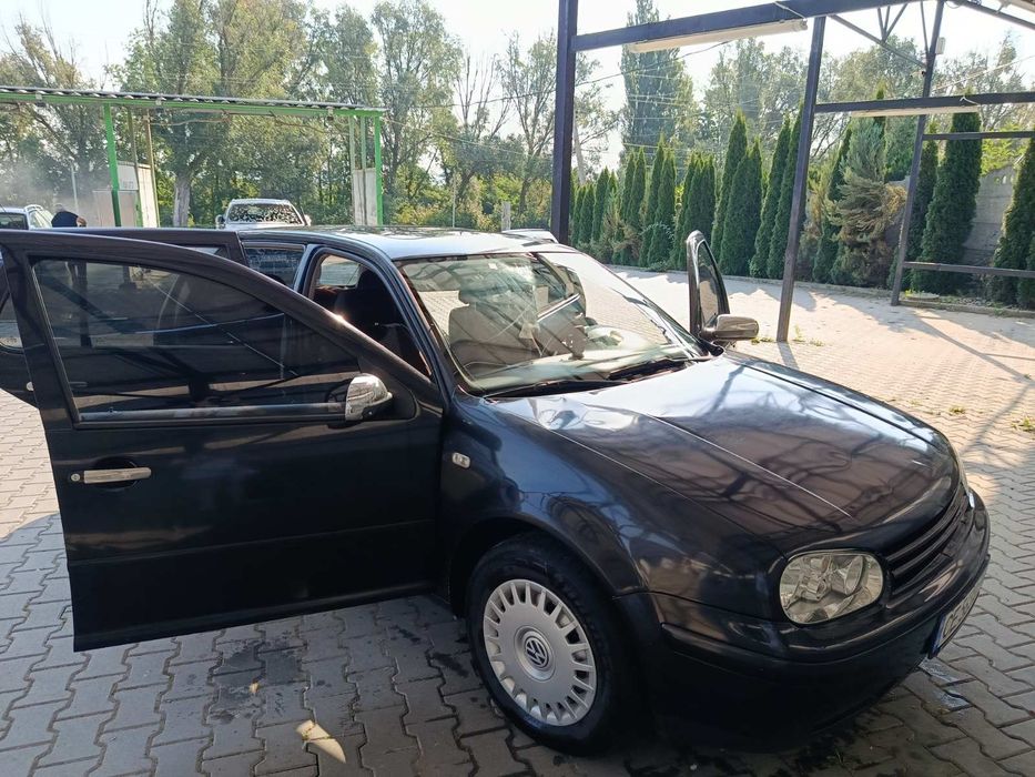 Volswagen Golf4 1.6бензін