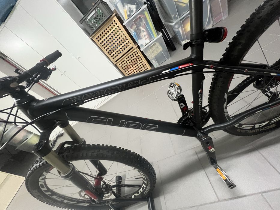Bicicleta Cube em Carbono