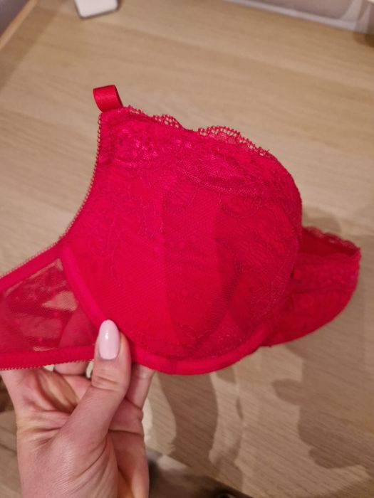 Biustonosz esmara 80B malinowy