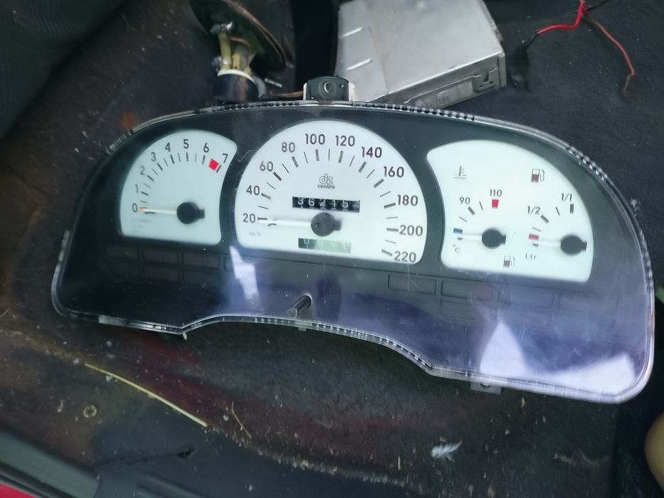 Панель приладів Опель Вектра А