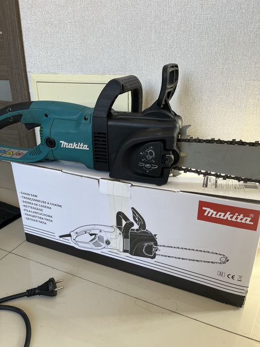 Продам  ланцюгов пилку MAKITA