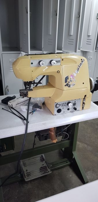 Maquina de orlar modelo com 4